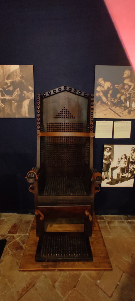 sedia chiodata museo delle torture grazzano visconti